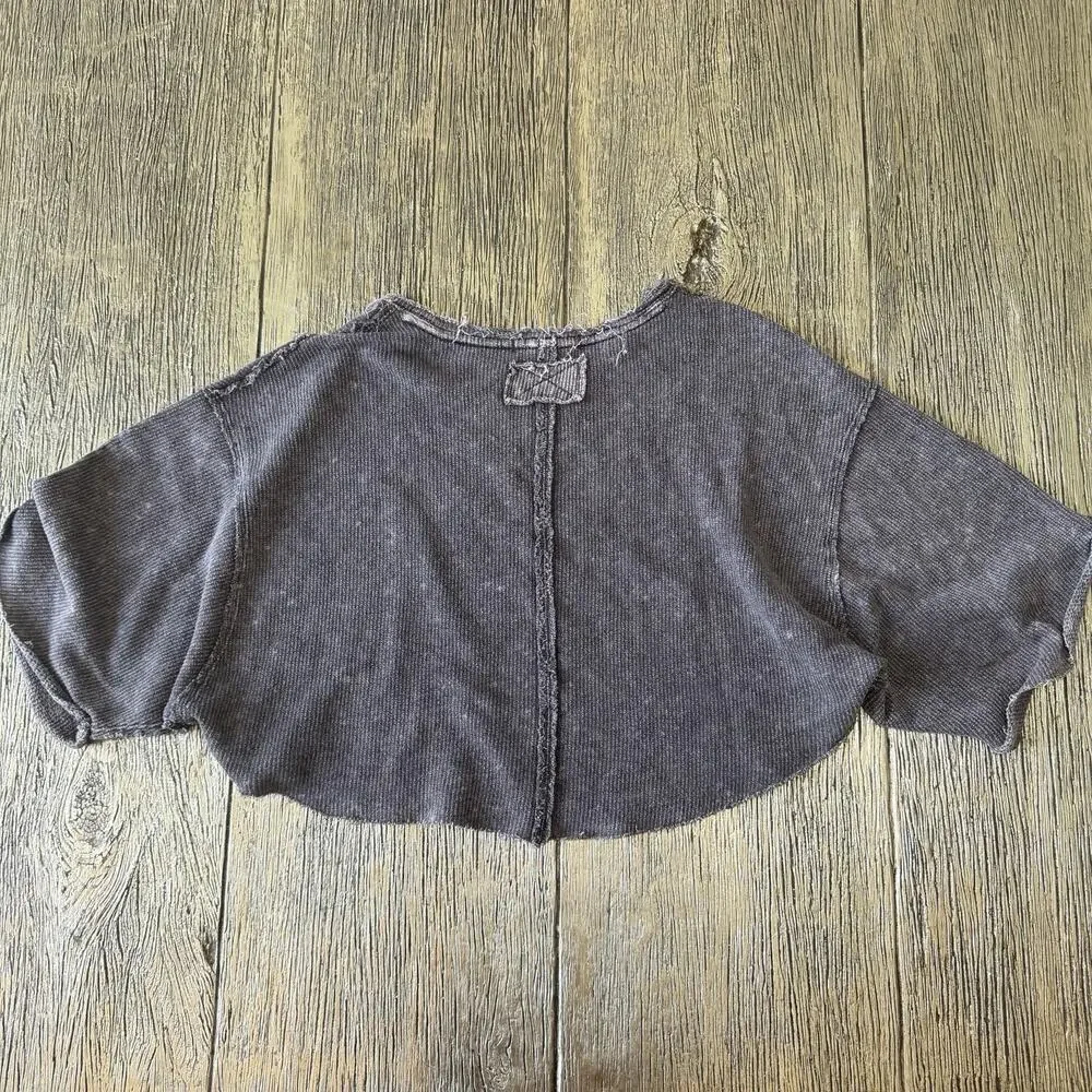 Free People Off My Mind Cropped Tshirt Raw Hem Size L